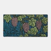  Grapevines with clusters of pink grapes  デスクマット (正面)