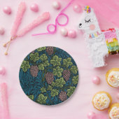  Grapevines with clusters of pink grapes  ペーパープレート (パーティー)