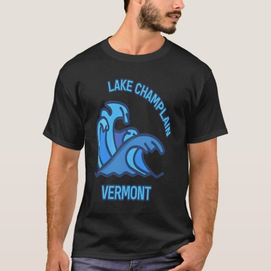 Graphic Lake Champlain Vermont Pocket Wave Souveni Tシャツ (正面)