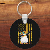 Graphic Penguin Retro American Flag Funny Penguin  キーホルダー (正面)