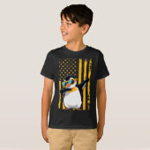 Graphic Penguin Retro American Flag Funny Penguin Tシャツ (正面フル)