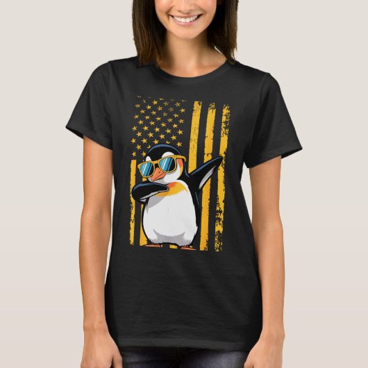 Graphic Penguin Retro American Flag Funny Penguin  Tシャツ (正面)