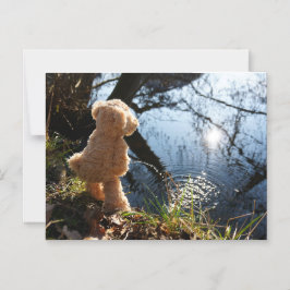 Grappige beer die ondeugend plast. マグネット招待状