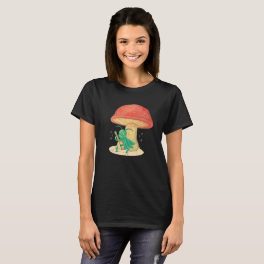 Grasshopper Playing Banjo Bug Instrument Music Fun Tシャツ (正面フル)