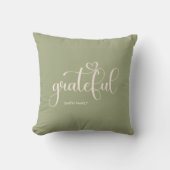 Grateful Personalized Family Name Sage Green クッション (正面)