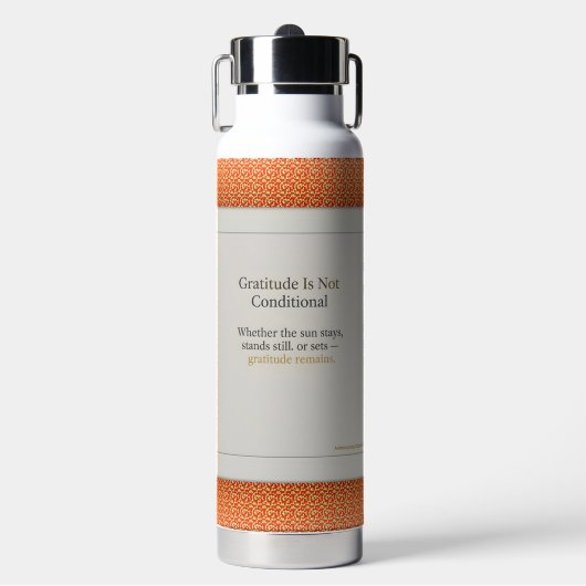 Gratitude Remains Gratitude Beyond the Clock ウォーターボトル (正面)