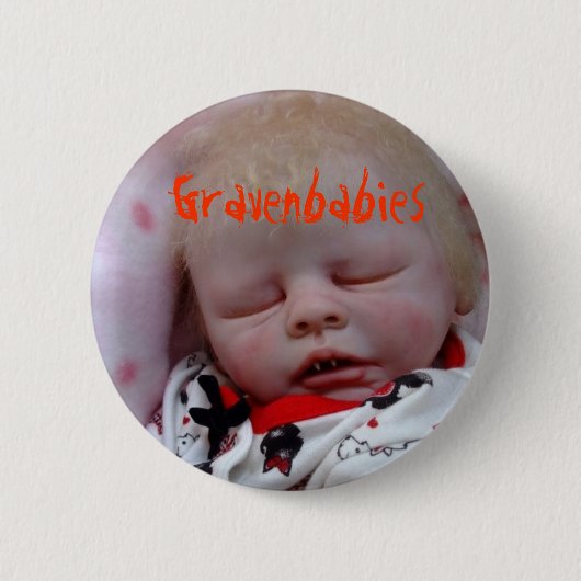 Gravenbabiesの恐怖人形 缶バッジ (正面)