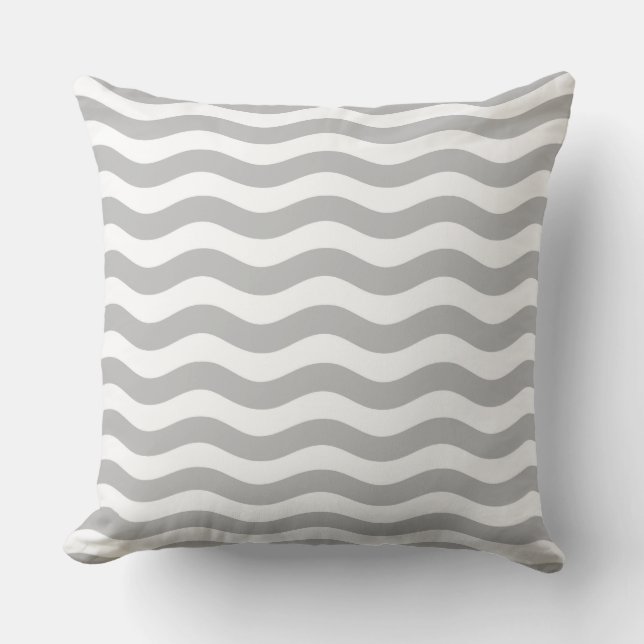 Gray and White Coastal Wave Pattern アウトドアクッション (正面)