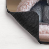 Gray Mouse Sleeping in a Pink Slipper マウスパッド (コーナー)