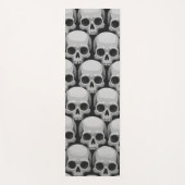 Gray Skull Pattern – Minimal Gothic Design ヨガマット (正面)