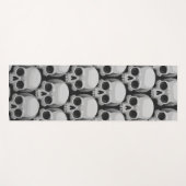 Gray Skull Pattern – Minimal Gothic Design ヨガマット (正面(横))