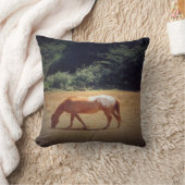 Grazing Palomino.... クッション (ブランケット)