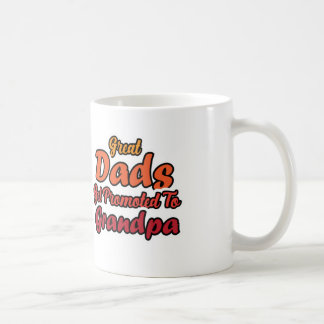Great Dads Get Promoted To Grandpa Retro Typograph コーヒーマグカップ