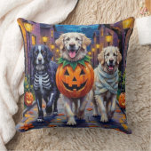 Great Pyrenees Trick-or-Treating Halloween Costume クッション (ブランケット)
