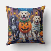 Great Pyrenees Trick-or-Treating Halloween Costume クッション (裏面)