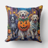 Great Pyrenees Trick-or-Treating Halloween Costume クッション (正面)