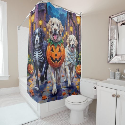 Great Pyrenees Trick-or-Treating Halloween Costume シャワーカーテン (インサイチュ)