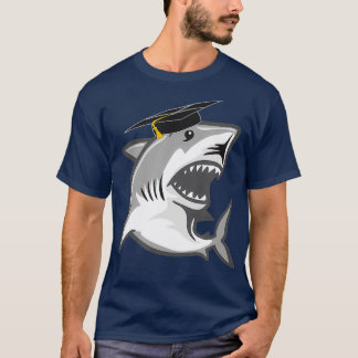 Great White Shark Graduation Cap Class of 2021 Tシャツ