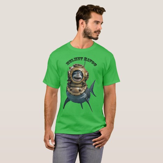 Great White Shark Inside of a Diving Helmet URM Tシャツ (正面フル)