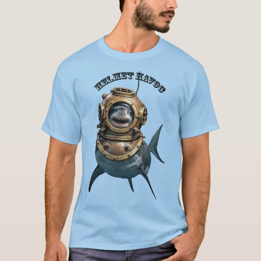 Great White Shark Inside of a Diving Helmet URM Tシャツ (正面)