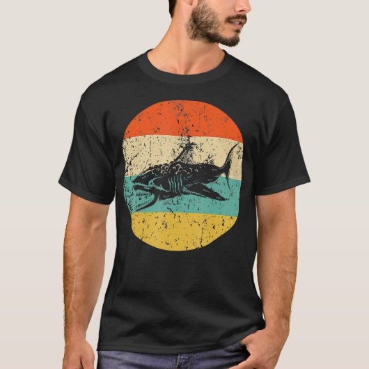 Great White Shark Retro Style Megalodon Tシャツ (正面)