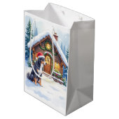 Greater Swiss Mountain Dog Snowy Cabin Santa Hat ミディアムペーパーバッグ (裏面アングル)