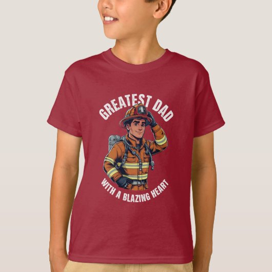 Greatest Dad with a Blazing Heart Firefighter Hero Tシャツ (正面)