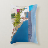 Grecian楽園。 Santoriniの水彩画の絵画 アクセントクッション (正面(垂直))