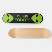 Green alien head logo custom skateboard deck スケートボード (横)