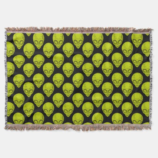Green Alien Head Throw Blanket スローブランケット (正面)
