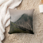 GREEN AND GRAY MOUNTAIN UNDER WHITE CLOUDS クッション (ブランケット)