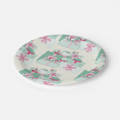 Green and Pink Stacked Christmas Presents ペーパープレート (アングル)