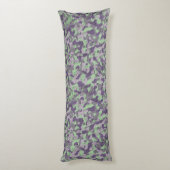 green and purple camo abstract ボディピロー (裏面 (縦))