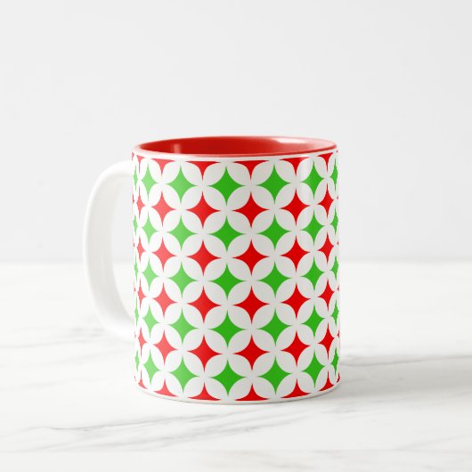 Green and Red Diamond Star Pattern on White ツートーンマグカップ (正面左)