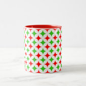 Green and Red Diamond Star Pattern on White ツートーンマグカップ (中央)