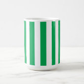 Green and White Cabana Stripes  コーヒーマグカップ (中央)