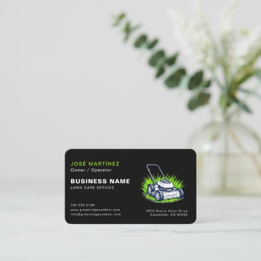 Green Black Landscaping and Lawn Services 名刺 (スタンド正面)