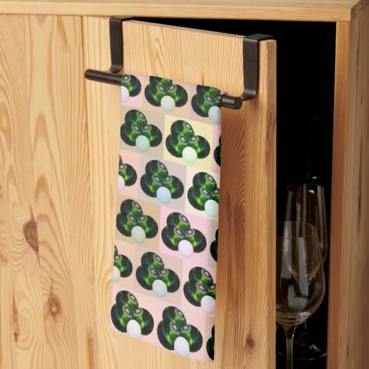 Green Block Art Lawn Bowls Pattern, Dish Towel キッチンタオル (三つ折り)