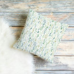 Green Botanical Leaves Pattern クッション<br><div class="desc">Elegant throw pillow featuring a delicate green botanical leaves pattern on a soft neutral background. The hand-drawn inspired foliage creates a fresh and calming nature aesthetic that fits beautifully with farmhouse, cottagecore, and modern home decor. Perfect for sofas, beds, reading corners, or cozy living spaces, this nature-inspired pillow adds a...</div>