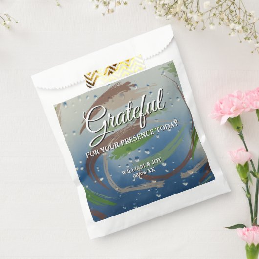 Green, Brown, and Beige Brushstroke Grateful フェイバーバッグ (封をした状態)