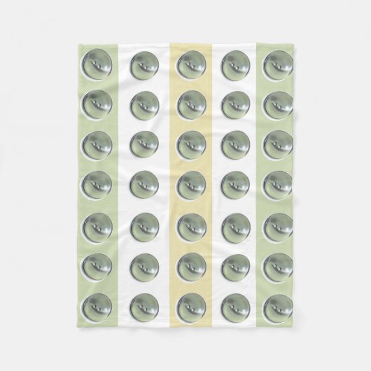 Green Buttons on Stripes フリースブランケット (正面)