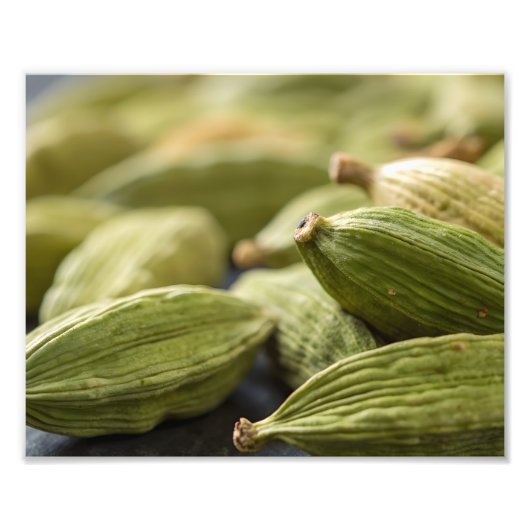 Green Cardamom Pods Macro Zoom Aromatic Spice Text フォトプリント (正面)