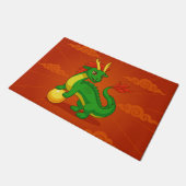 Green Chinese Dragon on Red ドアマット (アングル)