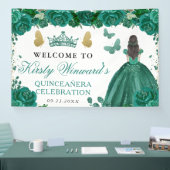 Green Dress Brunette Princess Floral Quinceanera 横断幕 (トレードショー)