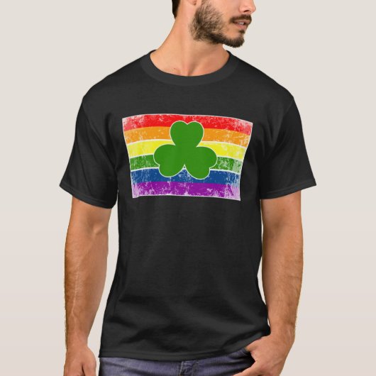 Green Four Leaf Clover Rainbow St Patrick's Day Tシャツ (正面)