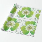 Green Four Leaf Clover with White Floral Bloom ラッピングペーパー (アンロールド)