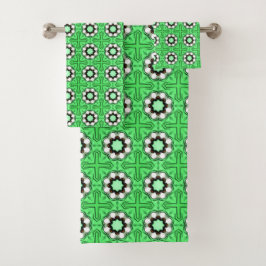 Green geometric mandala pattern  バスタオルセット