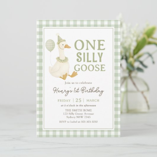 Green Gingham One Silly Goose Birthday Invitation 招待状 (スタンド正面)