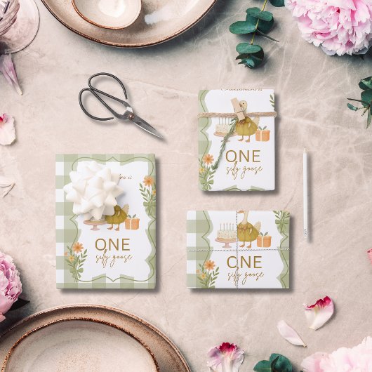 Green Gingham Silly Goose 1st Birthday ラッピングペーパーシート