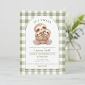 Green Gingham Twin Sloth Baby Shower Invitation 招待状 (スタンド正面)